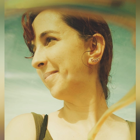 Meet your Posher, Tiffany - Picture 1 of 4